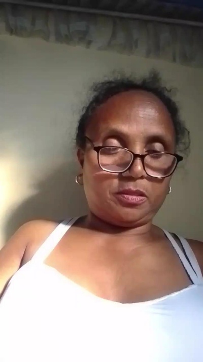 momsexy_xxx live cam on Cam4
