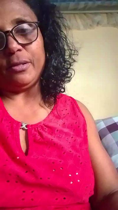 momsexy_xxx live cam on Cam4