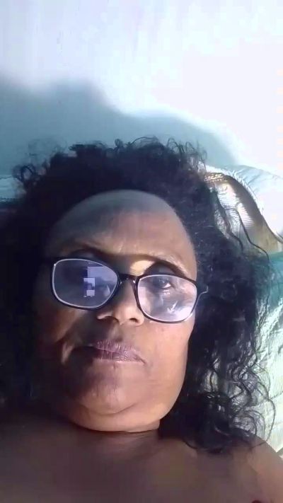 momsexy_xxx live cam on Cam4