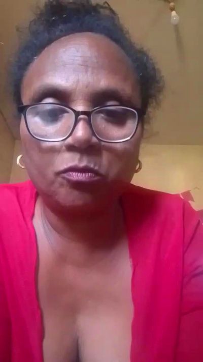 momsexy_xxx live cam on Cam4