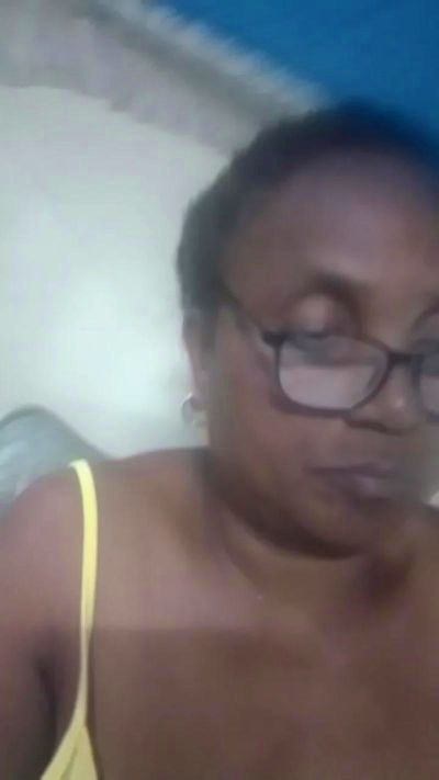 momsexy_xxx live cam on Cam4