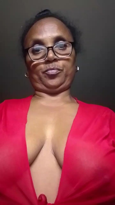 momsexy_xxx live cam on Cam4