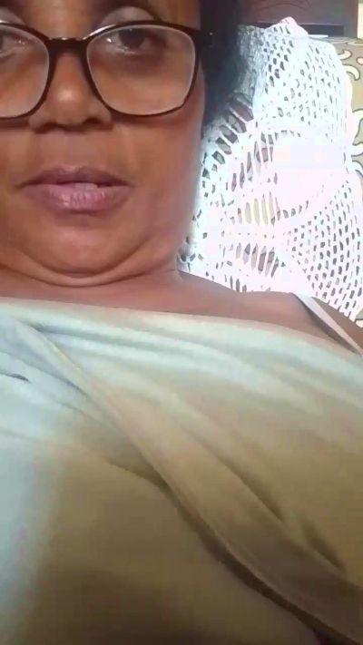 momsexy_xxx live cam on Cam4