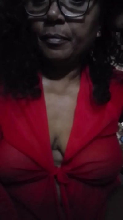 momsexy_xxx live cam on Cam4