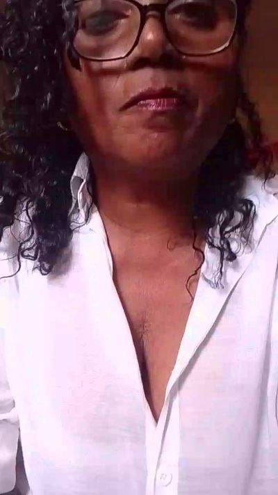 momsexy_xxx live cam on Cam4