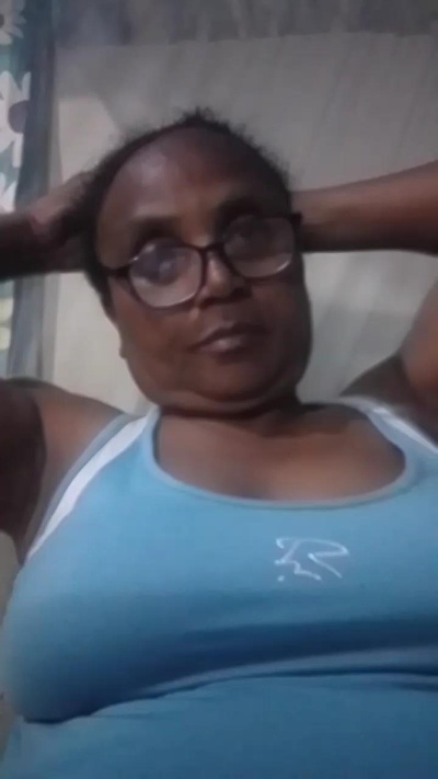 momsexy_xxx live cam on Cam4