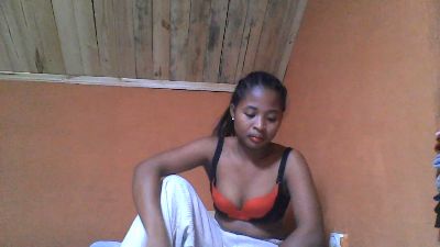 monamour1 live cam on Cam4