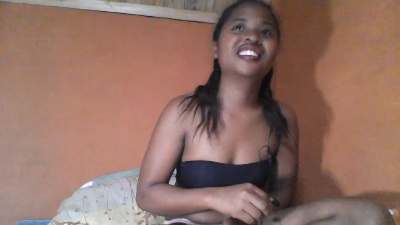 monamour1 live cam on Cam4