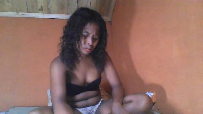 monamour1 live cam on Cam4