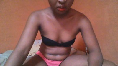 monamour1 live cam on Cam4