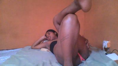 monamour1 live cam on Cam4