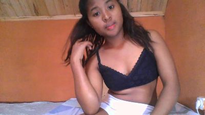 monamour1 live cam on Cam4