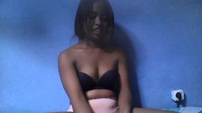monamour1 live cam on Cam4