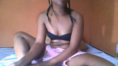 monamour1 live cam on Cam4