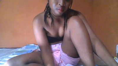 monamour1 live cam on Cam4
