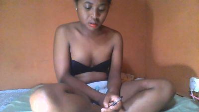 monamour1 live cam on Cam4