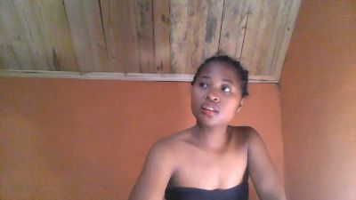 monamour1 live cam on Cam4