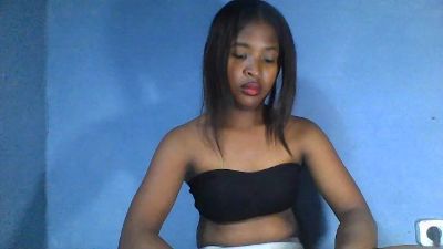 monamour1 live cam on Cam4