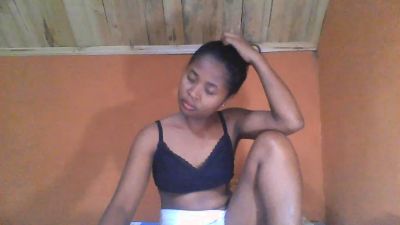 monamour1 live cam on Cam4
