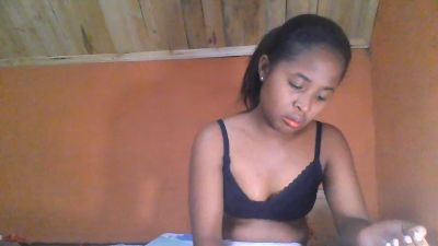 monamour1 live cam on Cam4