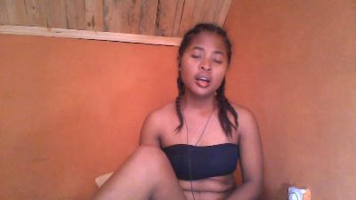 monamour1 live cam on Cam4