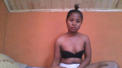 monamour1 live cam on Cam4