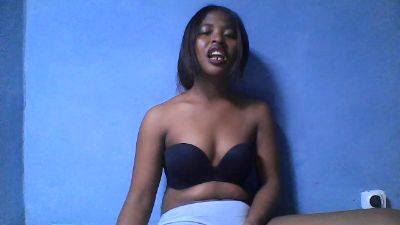 monamour1 live cam on Cam4
