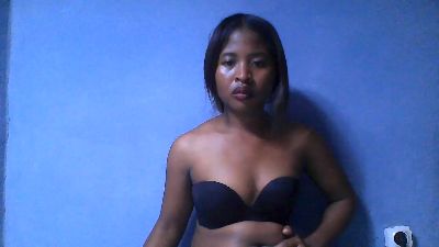 monamour1 live cam on Cam4