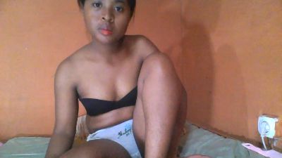 monamour1 live cam on Cam4