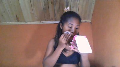 monamour1 live cam on Cam4