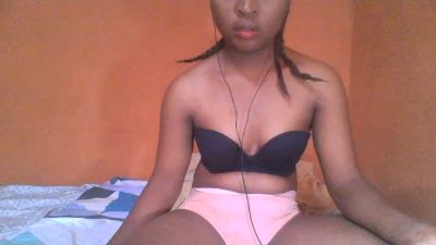 monamour1 live cam on Cam4