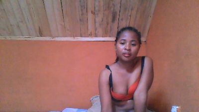 monamour1 live cam on Cam4