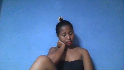 monamour1 live cam on Cam4