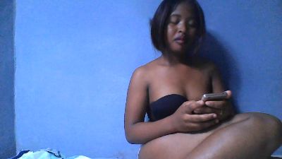 monamour1 live cam on Cam4