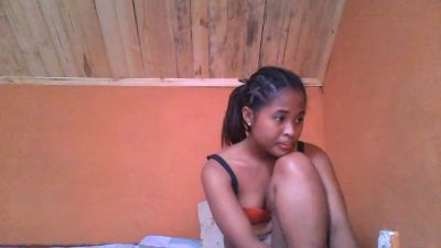 monamour1 live cam on Cam4