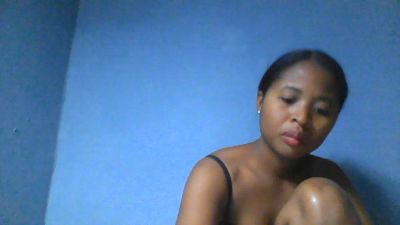 monamour1 live cam on Cam4