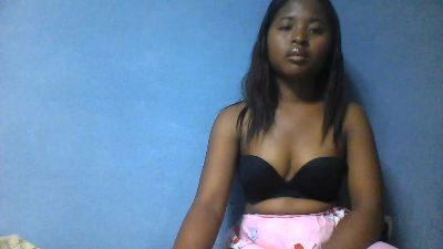 monamour1 live cam on Cam4