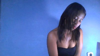 monamour1 live cam on Cam4