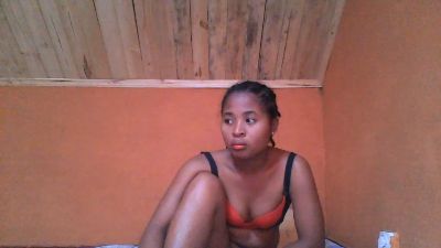 monamour1 live cam on Cam4