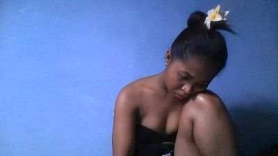 monamour1 live cam on Cam4