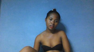 monamour1 live cam on Cam4