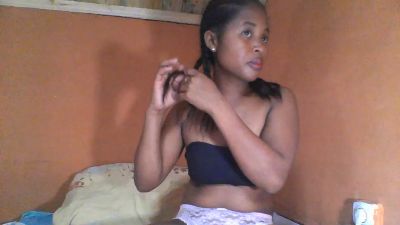 monamour1 live cam on Cam4