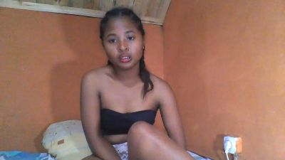 monamour1 live cam on Cam4
