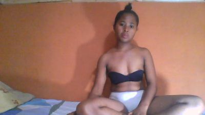 monamour1 live cam on Cam4