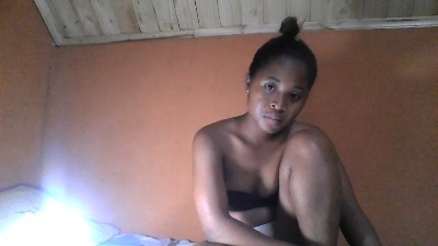 monamour1 live cam on Cam4