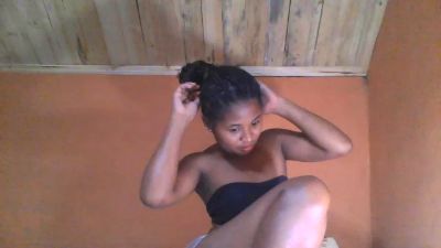 monamour1 live cam on Cam4