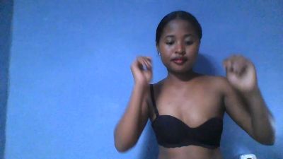 monamour1 live cam on Cam4