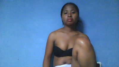 monamour1 live cam on Cam4