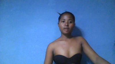 monamour1 live cam on Cam4