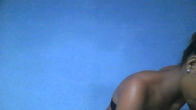 monamour1 live cam on Cam4
